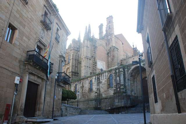 Las dos catedrales de Plasencia, Monumento-España (22)